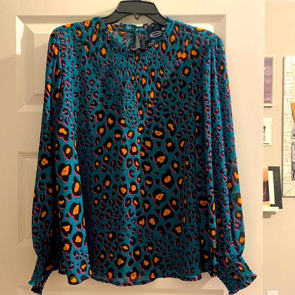 Scoop blouse top animal print green pink black